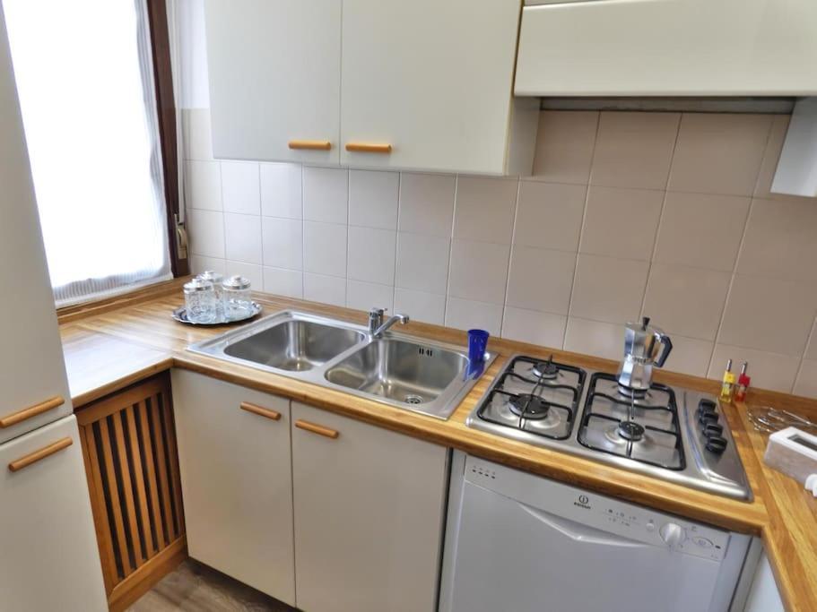 Apartamento Welcome House Desenzano Center Desenzano del Garda Exterior foto