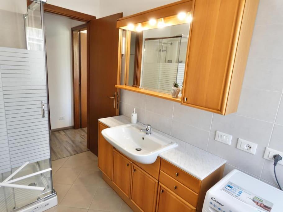 Apartamento Welcome House Desenzano Center Desenzano del Garda Exterior foto