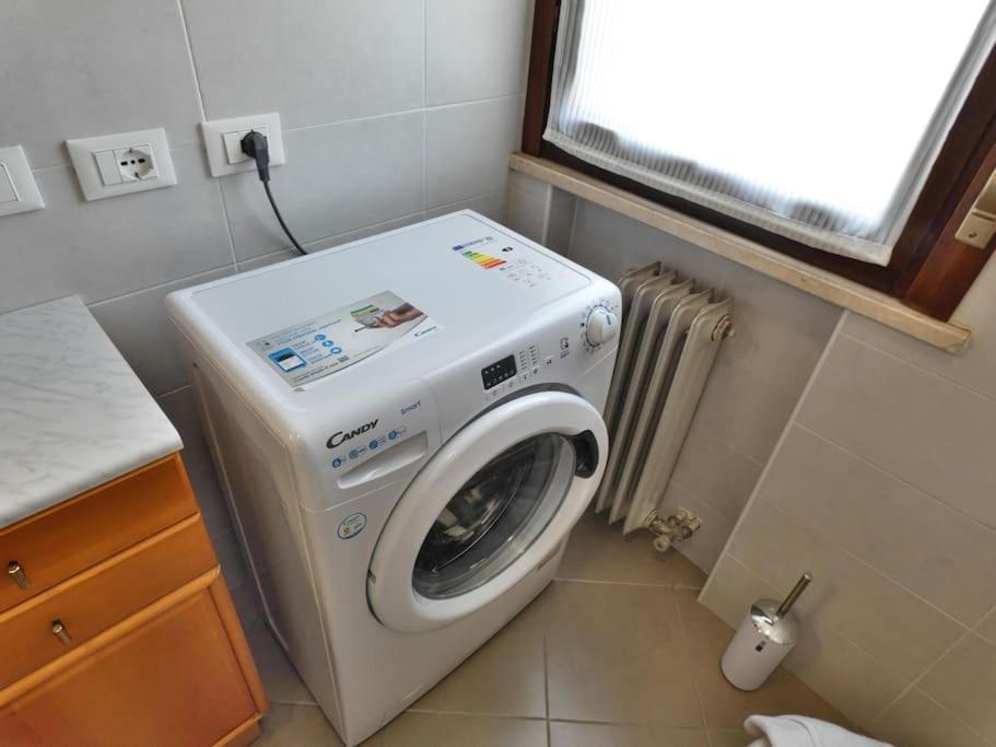 Apartamento Welcome House Desenzano Center Desenzano del Garda Exterior foto